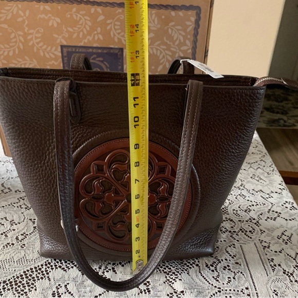 Brighton Ferrara Giorno Tote. Brown. Zipper closure. - Picture 10 of 13